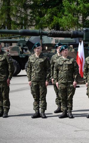 Ochotnicy dobrowolnej zasadniczej służby wojskowej rozpoczęli szkolenie